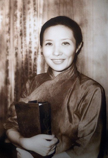 Mui Yee (1923–1966), before she became Sister Kong.