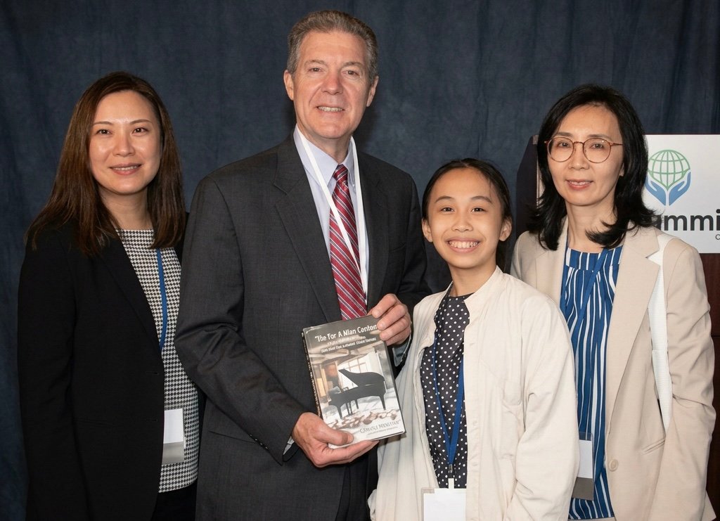 Ambassador Sam Brownback with Tai Ji Men dizi (disciples) at the International Religious Freedom Summit 2021 in Washington, D.C.