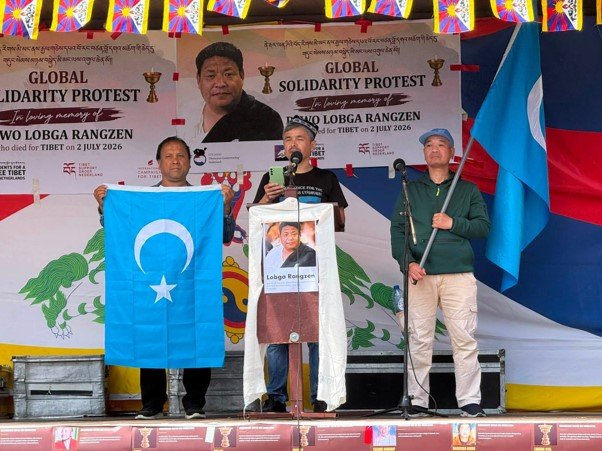 Uyghurs expressing their solidarity with Tibet at the Amsterdam rally.