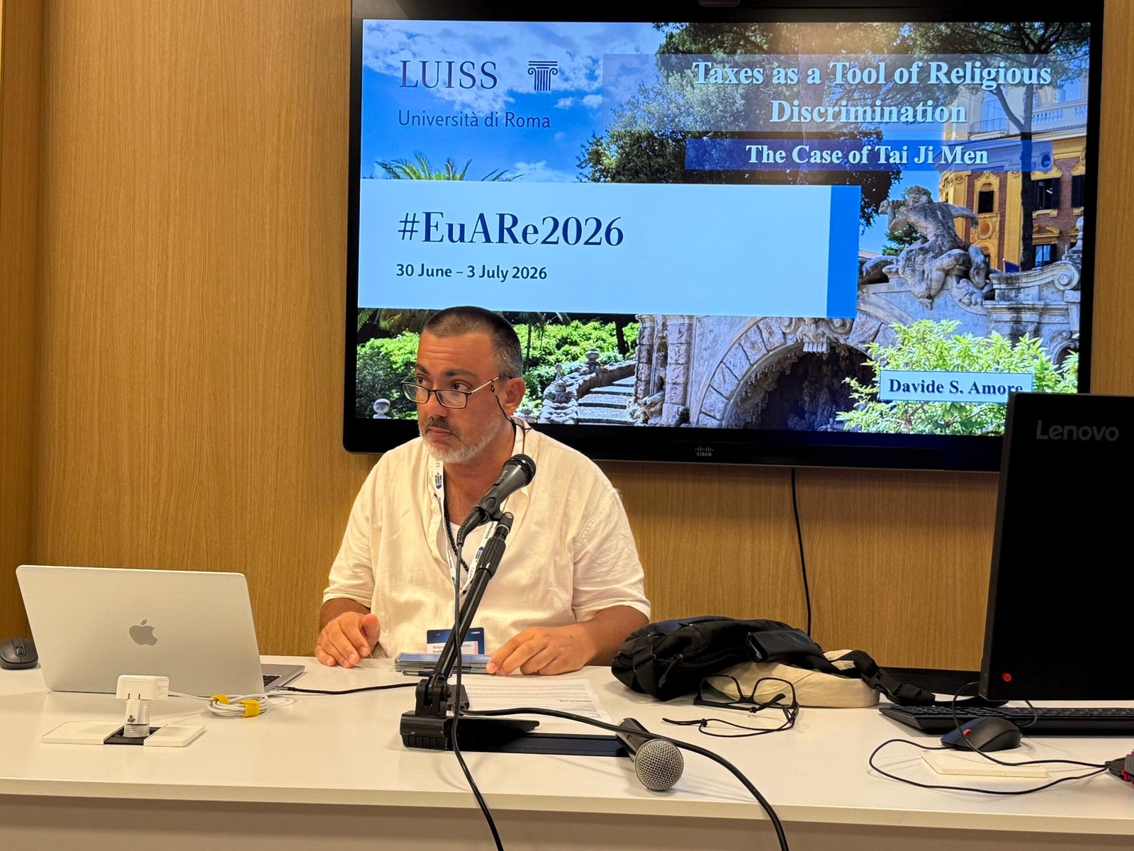 Davide S. Amore presents his paper.