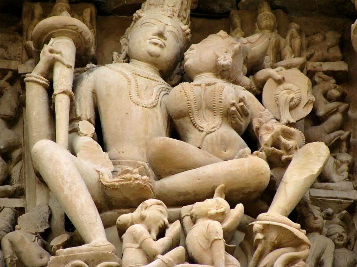 Shiva and Parvati, sculpture, Khajuraho Temple. Credits.