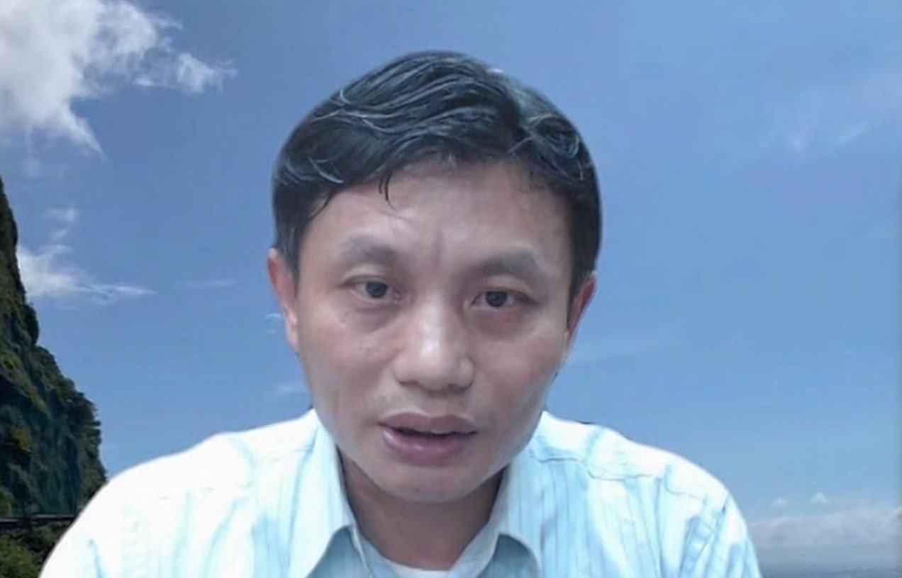 Chiu Yi-Chan speaks.