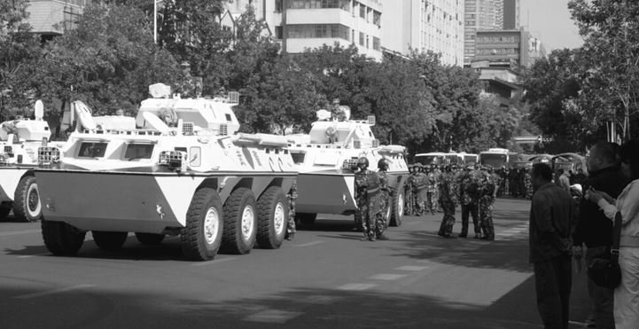 Chinese tanks in Urumqi, 2009. From X.