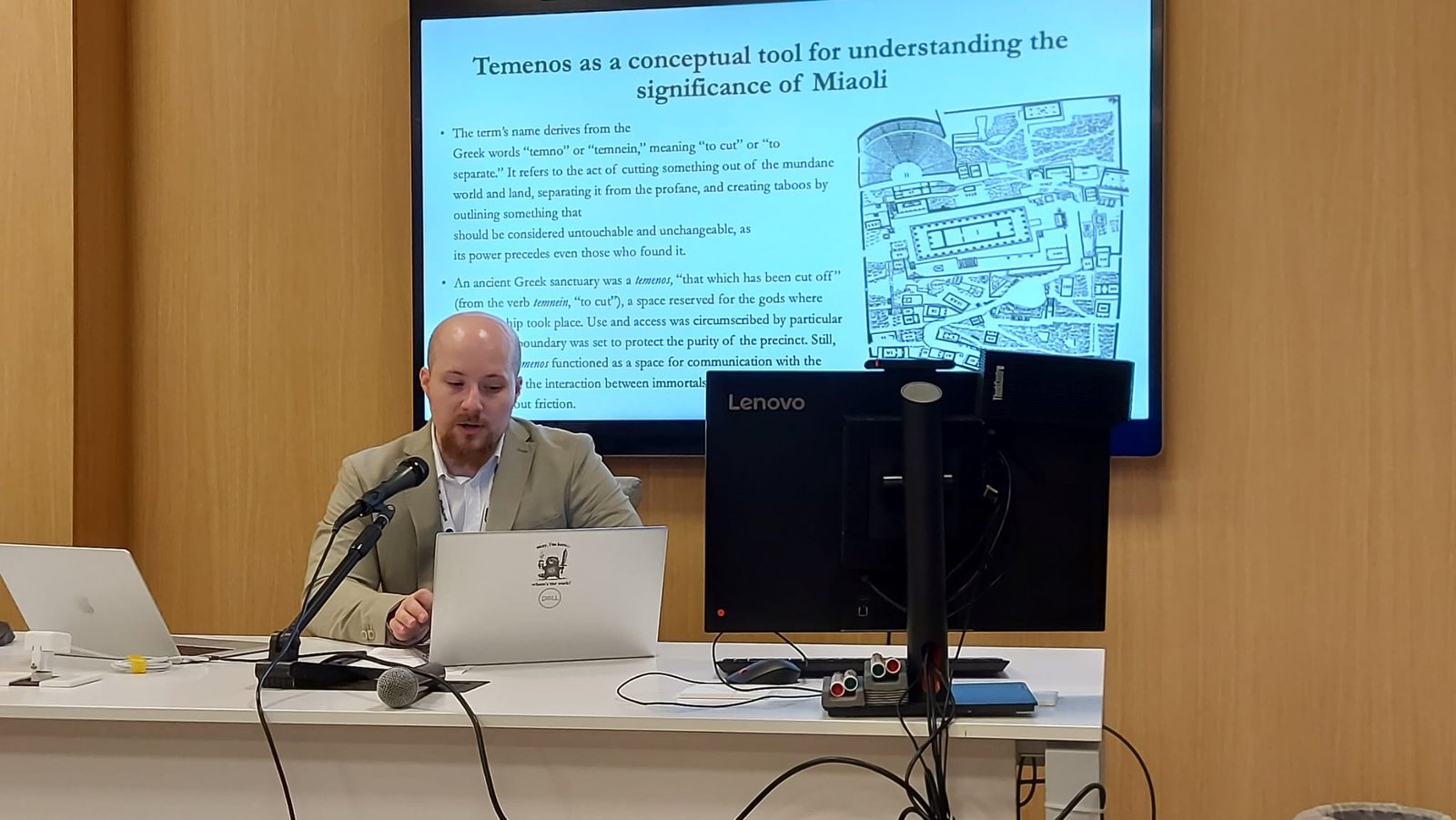Márk Nemes presents his paper in Rome.