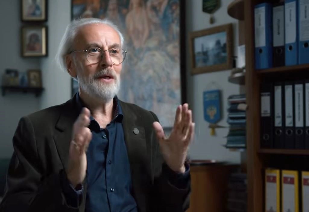 Alexander Dvorkin denounces Rudnev as a “destructive cult leader” in Andrei Lobanov’s anti-Rudnev video series “The Call of Shambhala.”