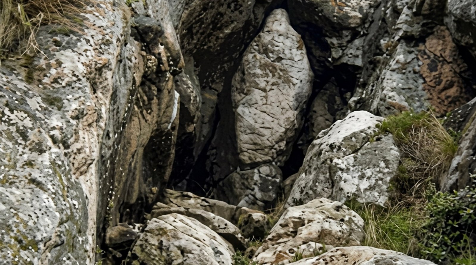 The Nyakishenhy cave in Western Uganda has a woman-shaped rock that Catholics believe represents the Virgin Mary. Followers of Nyabingi also gathered there when they were driven underground, claiming the rock represented the spirit they worshipped.