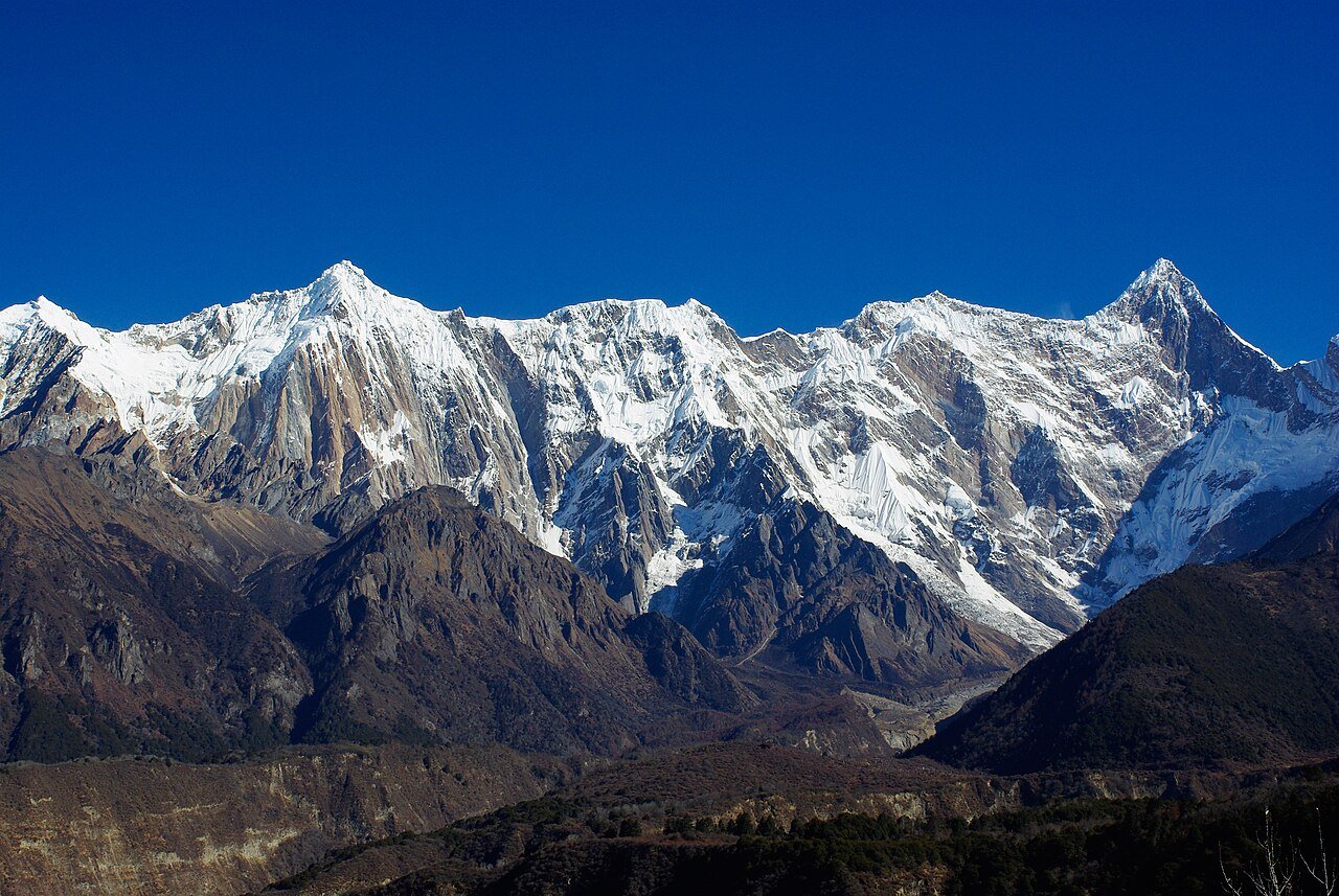 The Namcha Barwa mountain, dominating the area where China is building its hydropower project. Credits.