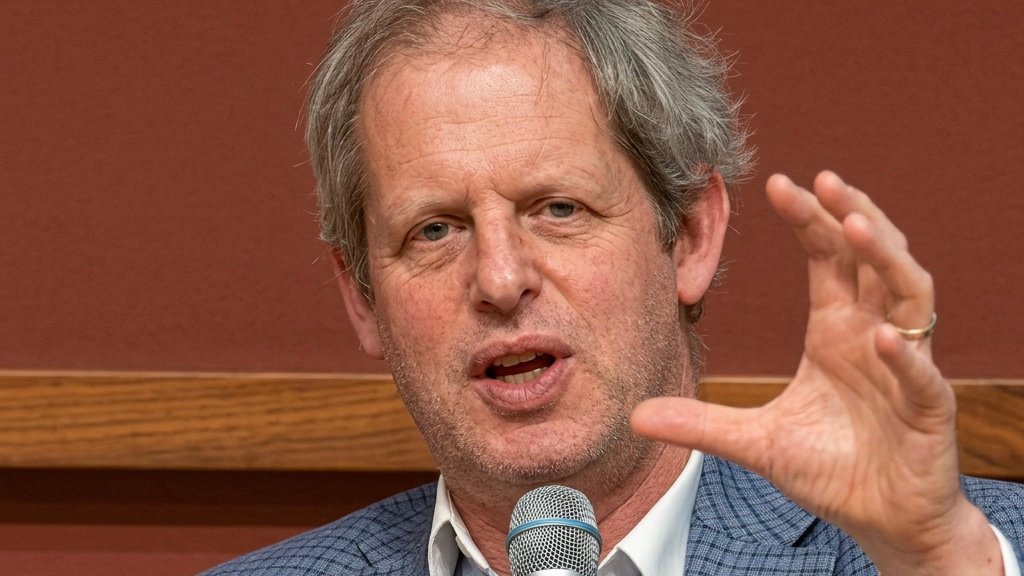 Professor Eugene Volokh. Screenshot.
