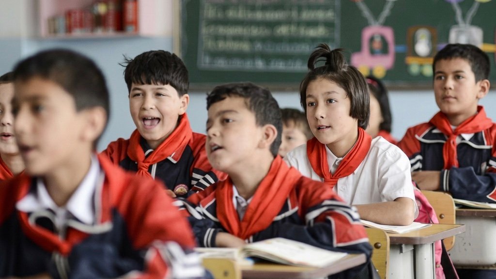 A school in Xinjiang (East Turkestan), Chinese propaganda image. From Weibo.
