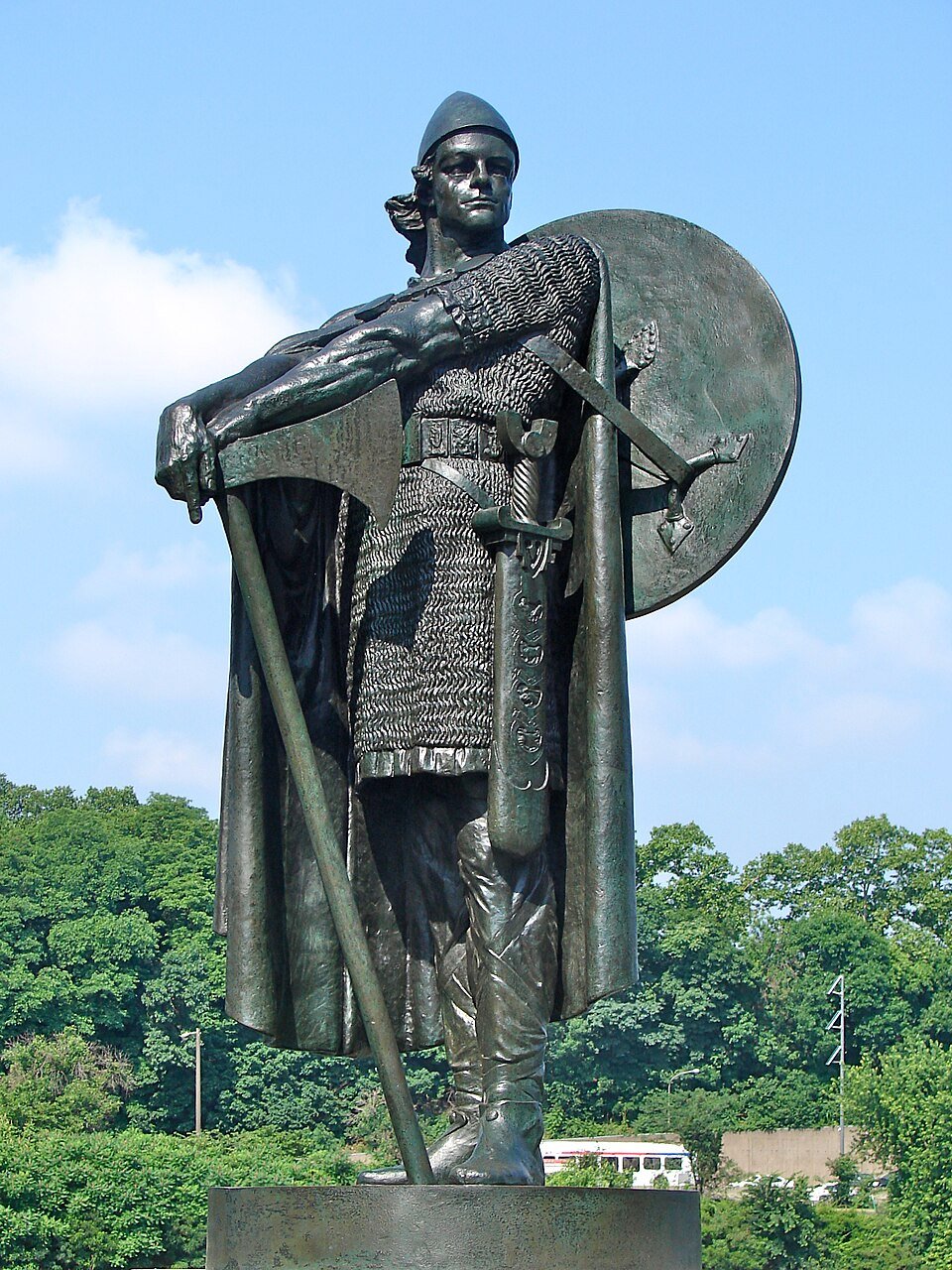  Einar’ statue of Þorfinnr Karlsefni. Credits.