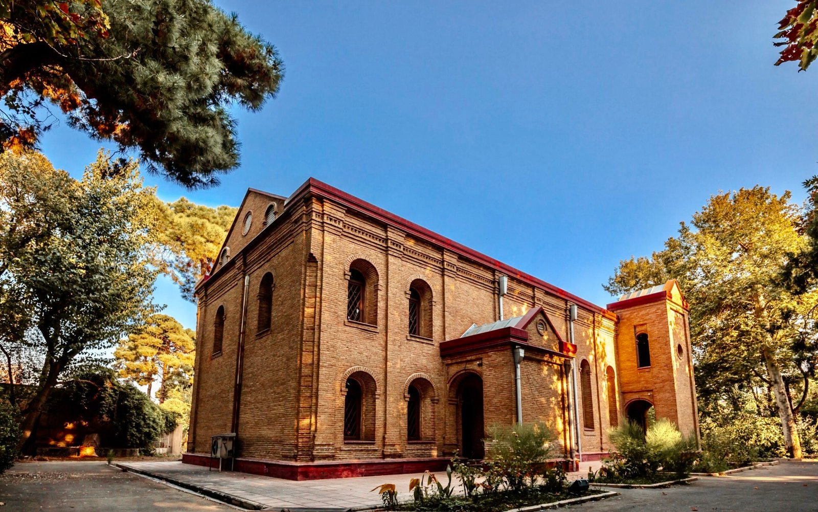 St Peter’s Evangelical Church, Tehran. Credits.