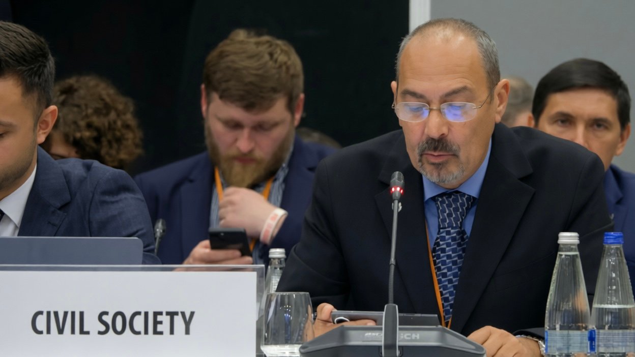 Thierry Valle, President of CAP-LC, delivering the statement in Warsaw.