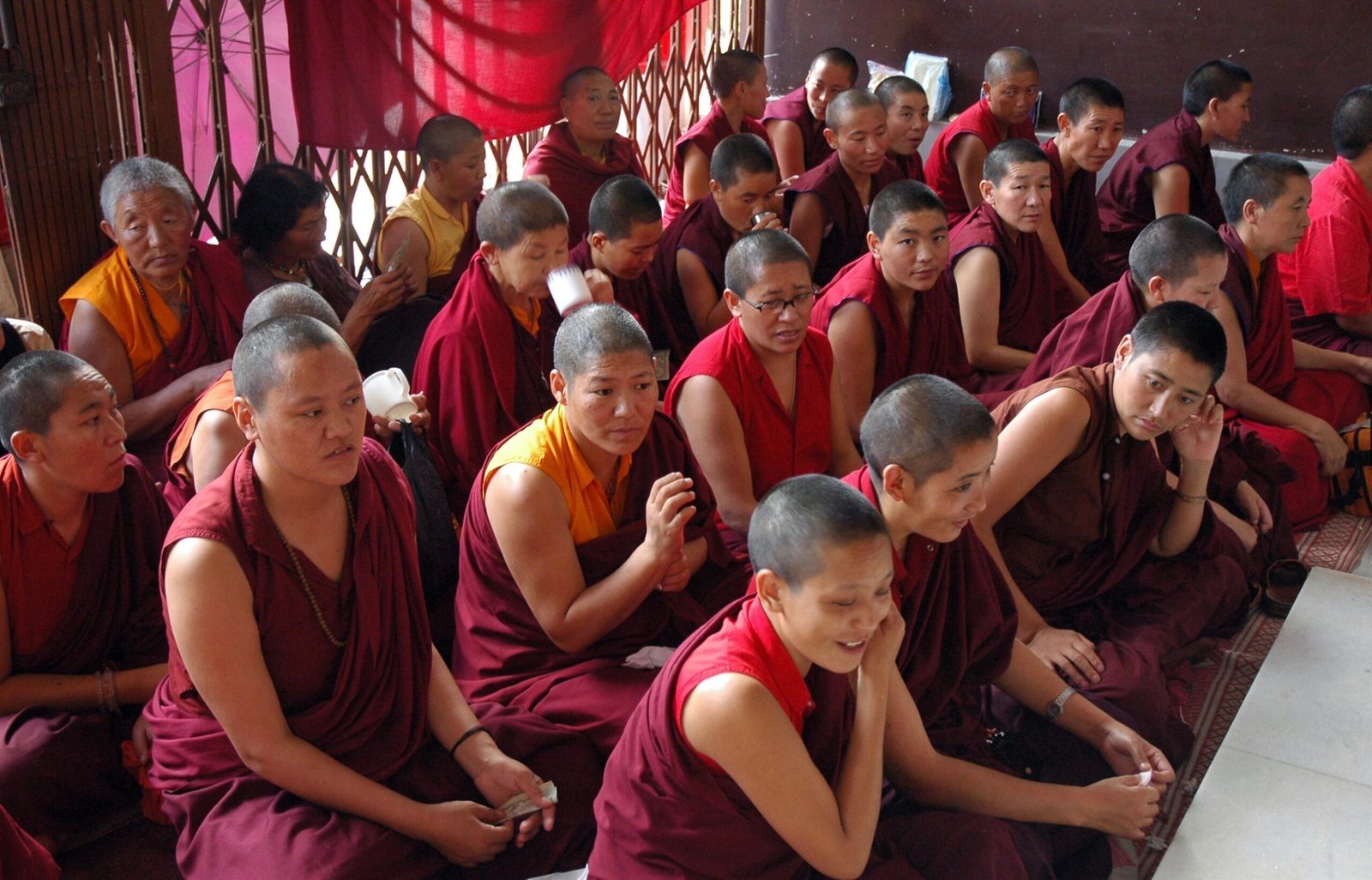 Buddhist nuns in Tibet. Source: Flickr.