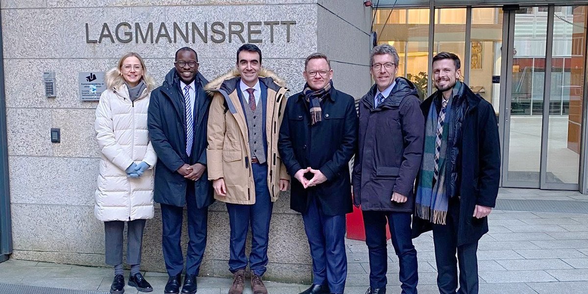 Members of the Jehovah’s Witnesses’ legal team outside the Borgarting Court of Appeal after the hearing in the Norwegian case. Source: JW.org.